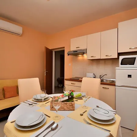 Appartement With Parking Space - 16495