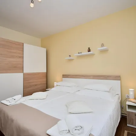 With Parking Space - 16495 Appartement Poreč